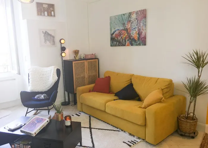 Maison Du Bonheur L Art De Vivre A La Francaise Logement Entier Avec Parking